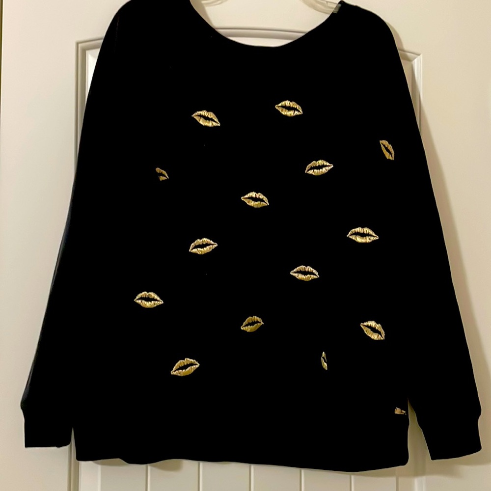 🎄 2 for $15! 
Betsey Johnson Lip Sweater